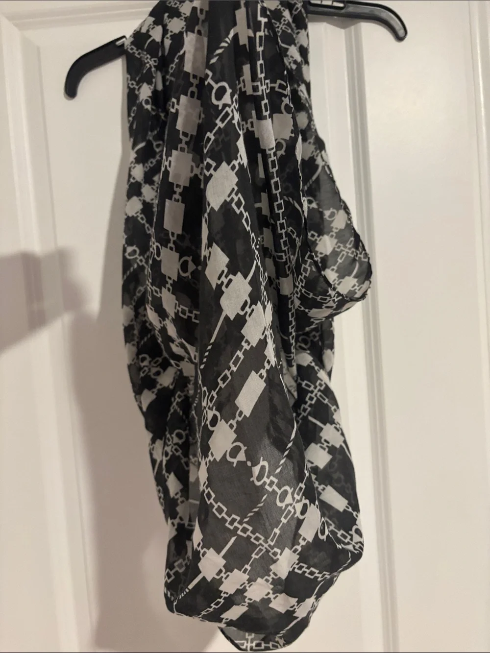 Black & White Chain-Pattern Infinity Scarf - Women Accessories